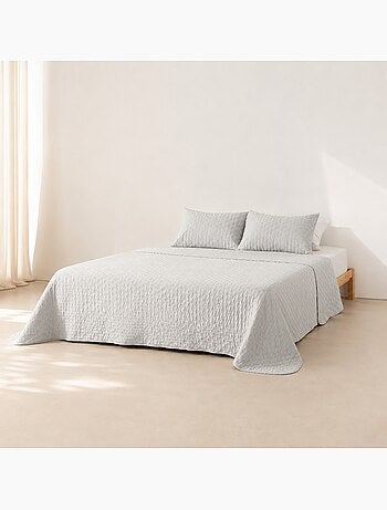 Set couvre-lit uni matelassé avec taie d’oreiller