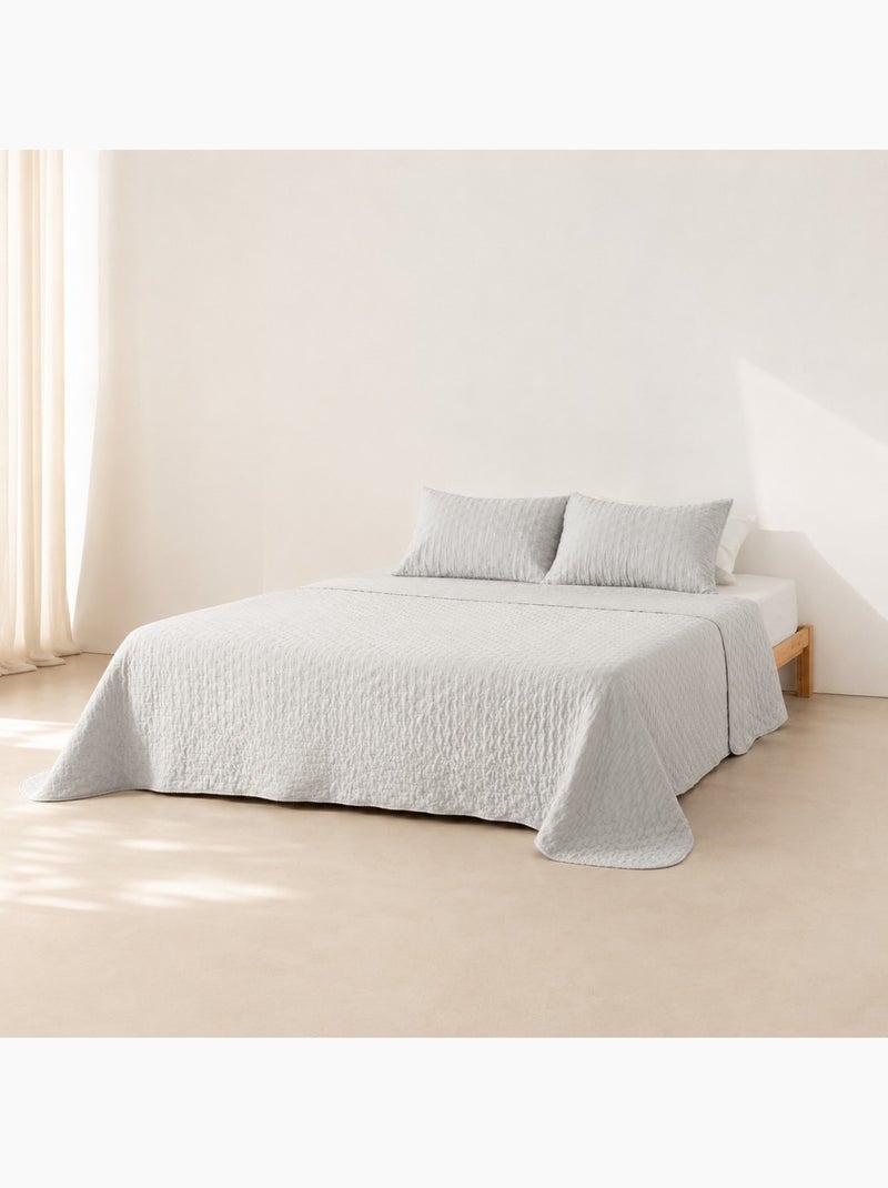 Set couvre-lit uni matelassé avec taie d’oreiller Gris clair - Kiabi