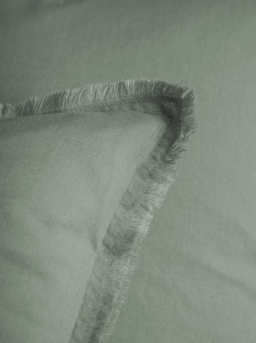 Set de 2 taies d'oreiller unies à franges, coton lavé - Kiabi Set de 2 taies d'oreiller unies à franges, coton lavé - Kiabi