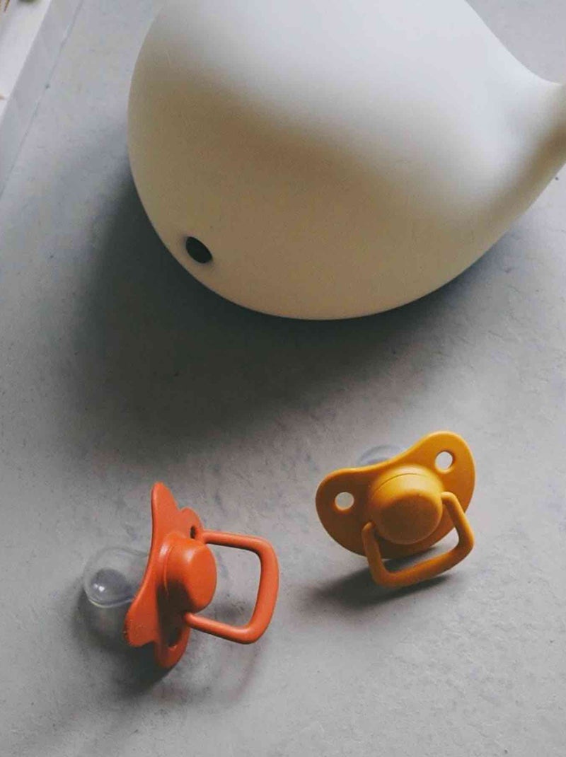 Set van 2 anatomische siliconen fopspenen 0-6m Bruin - Kiabi