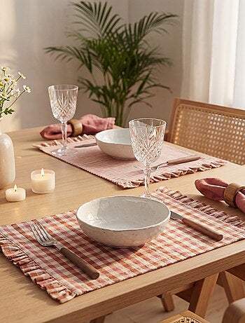 Set van 2 placemats (32x45 cm) met volants