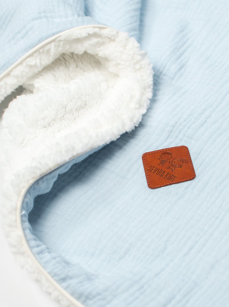 Sevira kids | couverture en gaze de coton et sherpa jeanne Bleu - Kiabi