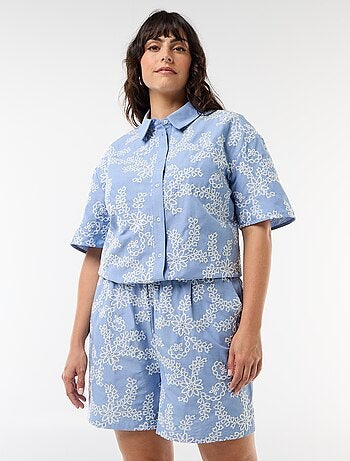 Short à broderies florales