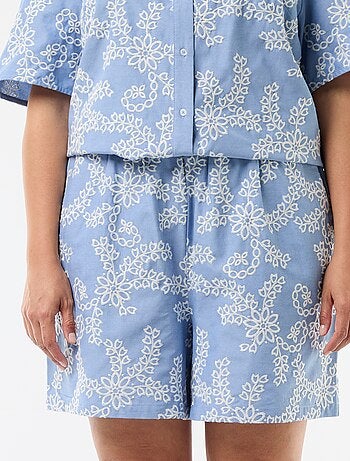 Short à broderies florales