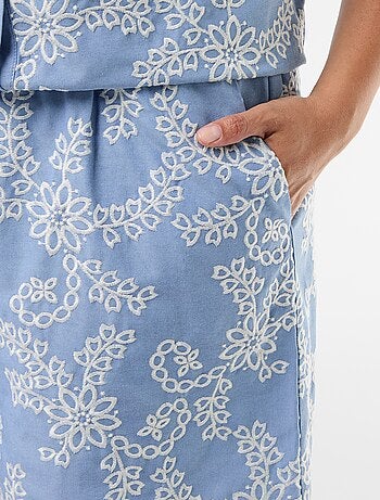 Short à broderies florales