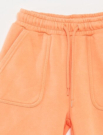 Short à grandes poches