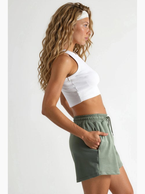 Short à jambes larges et taille mi-haute avec cordon de serrage busem - Kiabi Short à jambes larges et taille mi-haute avec cordon de serrage busem - Kiabi
