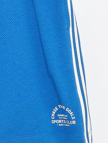 Short ample avec lignes contrastées sur les côtés
