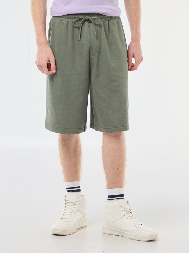 Short avec patch en coton uni Vert - Kiabi