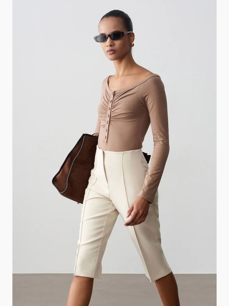 Short capri droit taille haute avec fente dilvin Crème - Kiabi