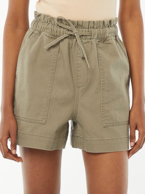 Short court en denim avec grandes poches plaquées - Kiabi