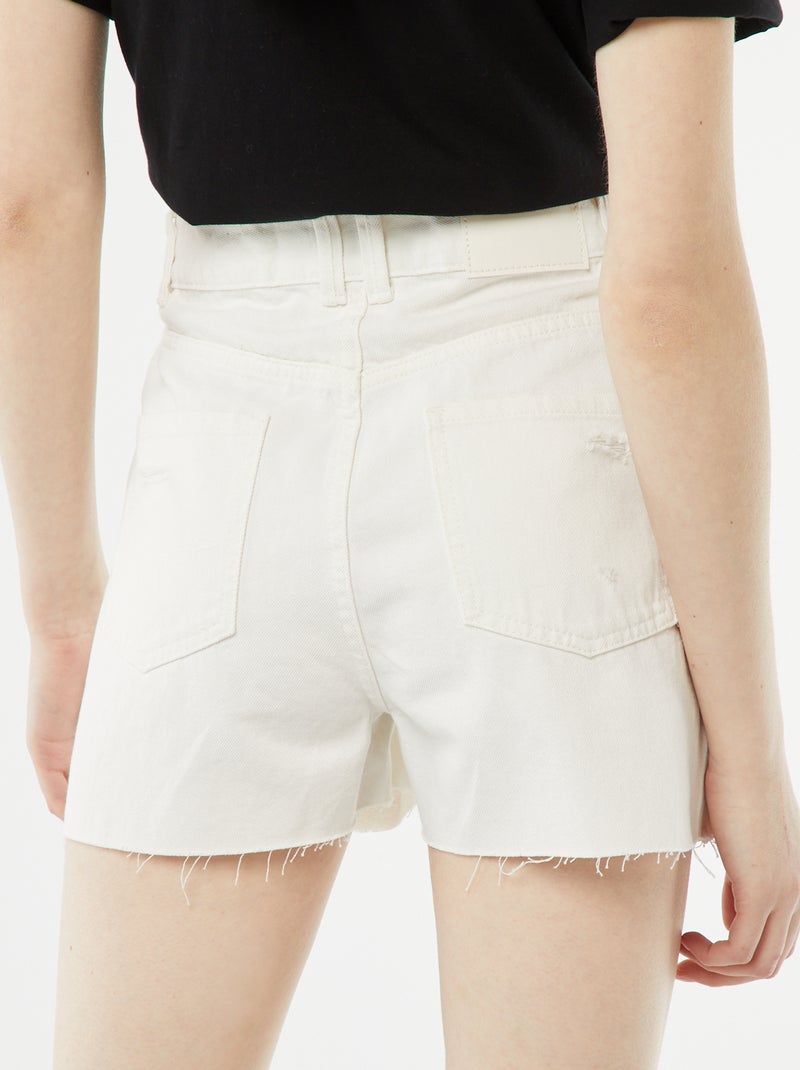 Short court en jean avec abrasions et finitions à cru Blanc - Kiabi