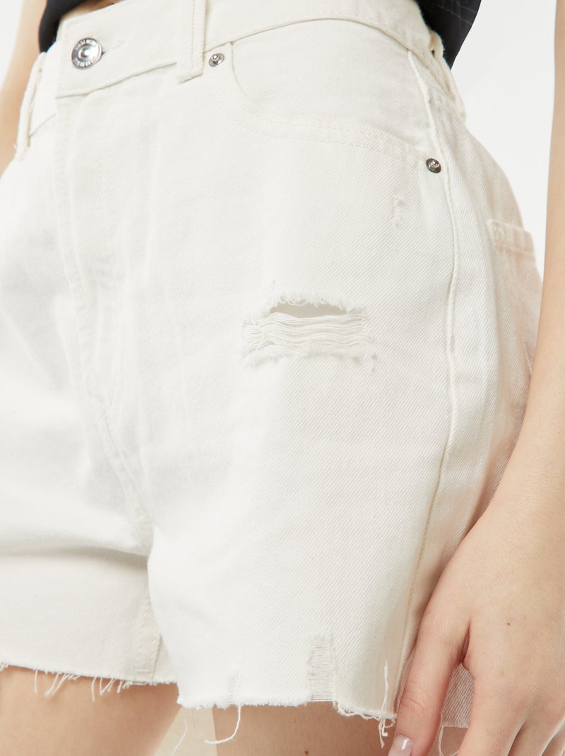 Short court en jean avec abrasions et finitions à cru Blanc - Kiabi