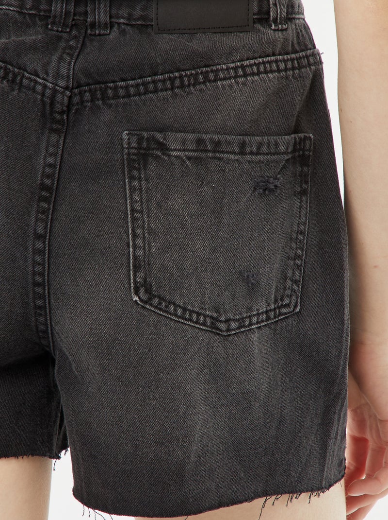 Short court en jean avec abrasions et finitions à cru Gris - Kiabi