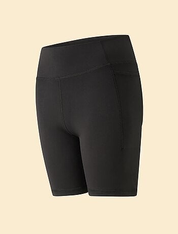 Short cycliste de sport - (ekstract)