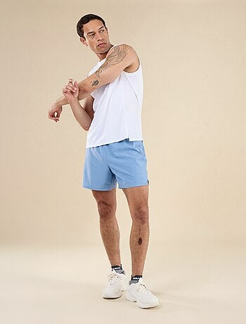 Short de sport - (ekstract)