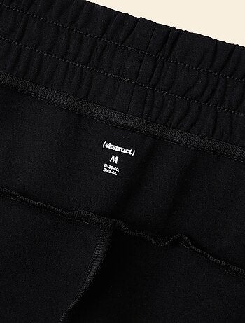 Short de sport - (ekstract)