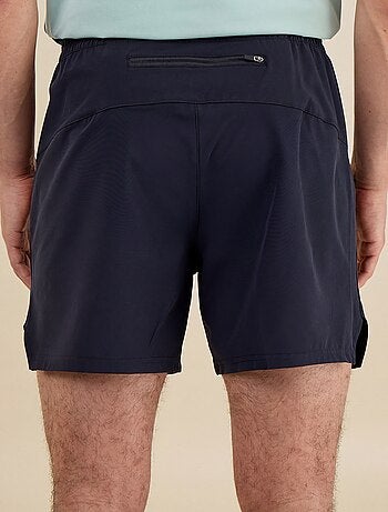 Short de sport - (ekstract)
