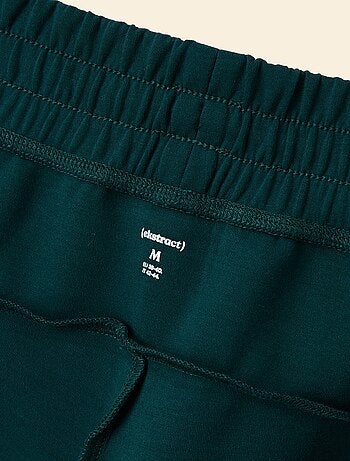 Short de sport - (ekstract)