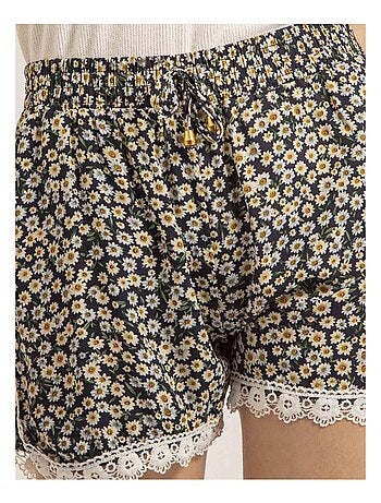 Short dentelle xiame
