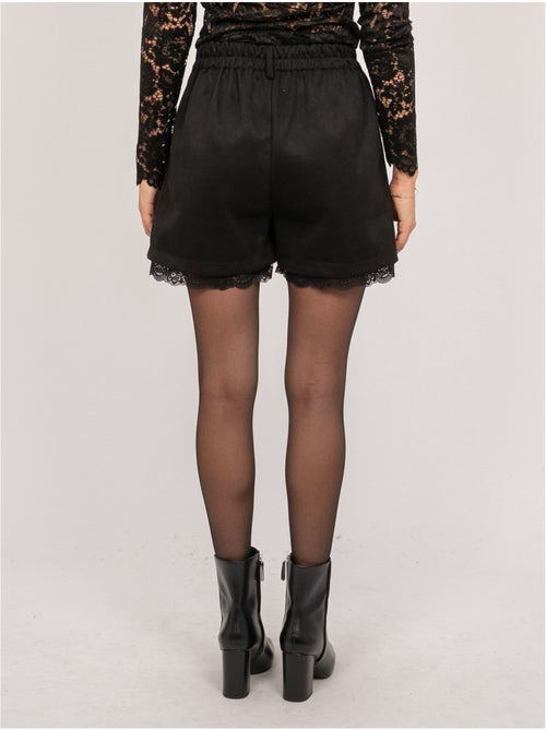 Short effet daim bordure dentelle xabara - Kiabi Short effet daim bordure dentelle xabara - Kiabi