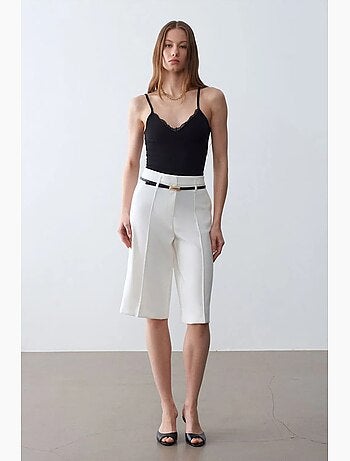 Short en crêpe à taille haute et ceinture dilvin