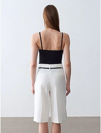 Short en crêpe à taille haute et ceinture dilvin