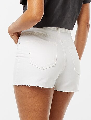 Short en denim avec finitions à cru