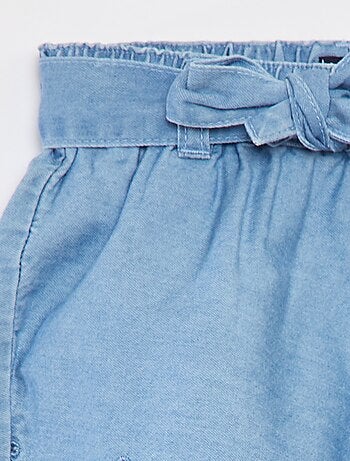 Short en denim brodé avec lien à nouer