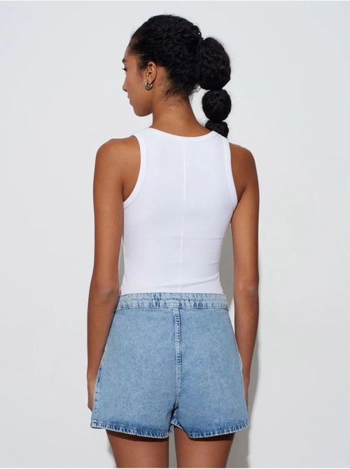 Short en denim de coton à taille haute et jambe large dilvin - Kiabi Short en denim de coton à taille haute et jambe large dilvin - Kiabi