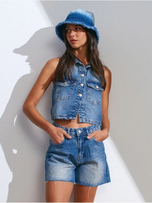 Short en denim taille haute à bouton dilvin - Kiabi Short en denim taille haute à bouton dilvin - Kiabi