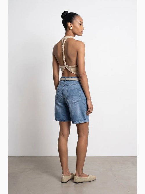 Short en denim taille haute à jambe large avec ceinture dilvin - Kiabi Short en denim taille haute à jambe large avec ceinture dilvin - Kiabi