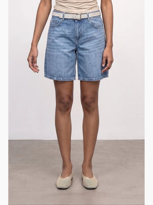 Short en denim taille haute à jambe large avec ceinture dilvin - Kiabi Short en denim taille haute à jambe large avec ceinture dilvin - Kiabi