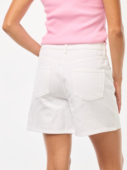 Short en jean avec broderies à fleurs - Kiabi