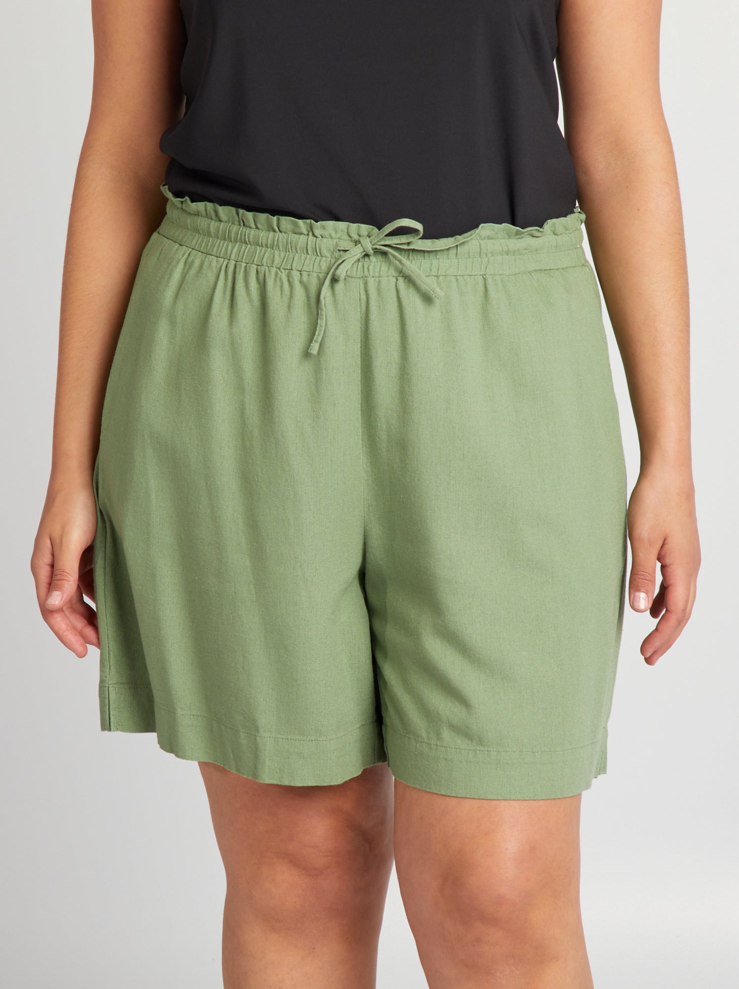 Short femme grande taille fluide