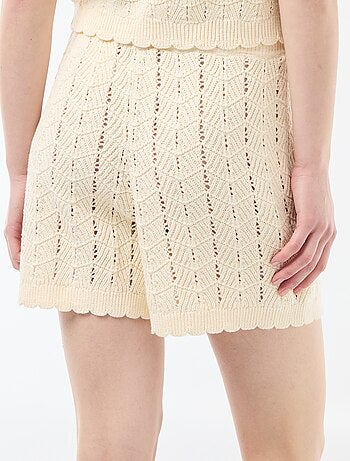 Short large en crochet