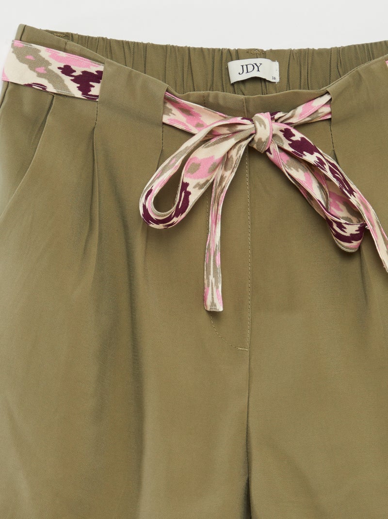 Short met contrasterende riem 'JDY' GROEN - Kiabi