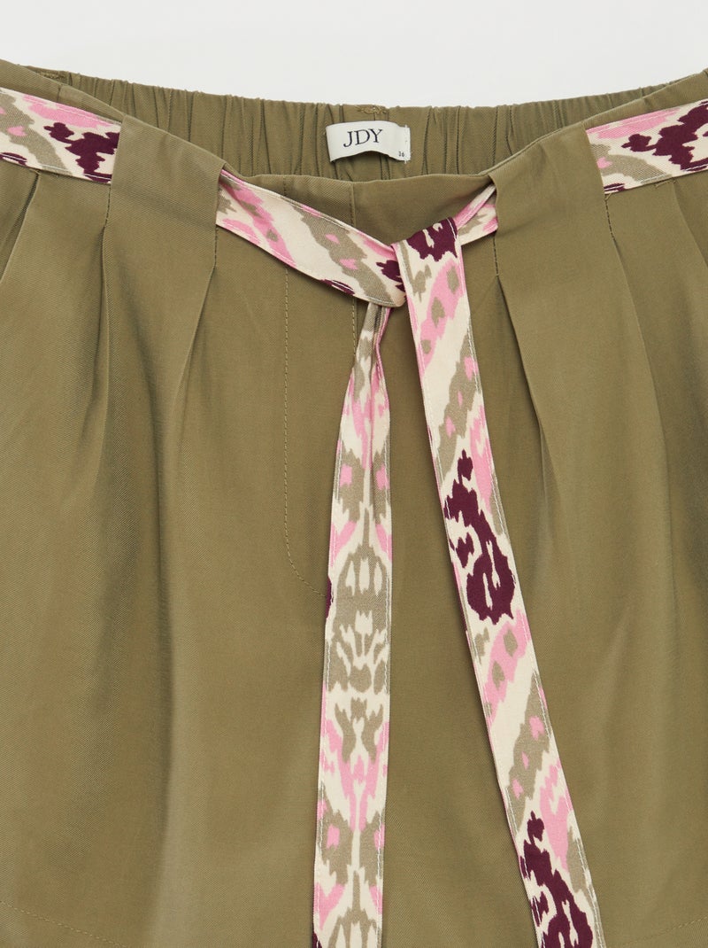 Short met contrasterende riem 'JDY' GROEN - Kiabi