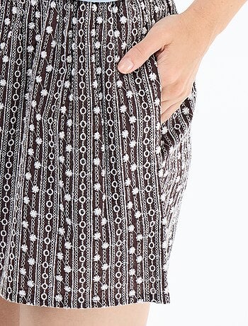 Short met elastische taille en borduursels