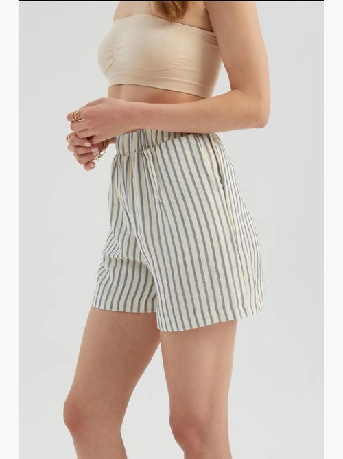 Short rayé taille haute élastique hiccup - Kiabi Short rayé taille haute élastique hiccup - Kiabi