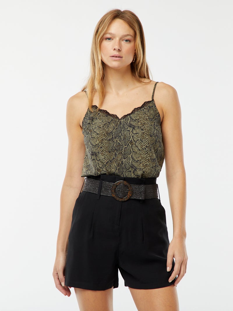 Short taille haute avec ceinture noir - Kiabi