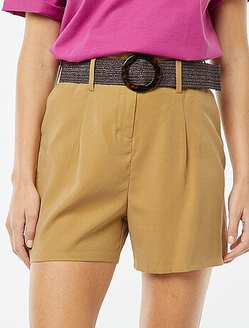 Short taille haute avec ceinture