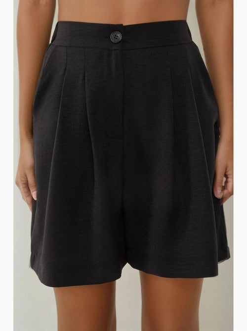 Short taille haute plissé en lyocell doux au toucher hiccup - Kiabi Short taille haute plissé en lyocell doux au toucher hiccup - Kiabi