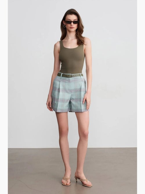 Short tailleur à carreaux, taille haute et ceinture dilvin - Kiabi Short tailleur à carreaux, taille haute et ceinture dilvin - Kiabi