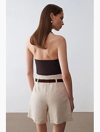 Short tailleur à taille haute et ceinture dilvin