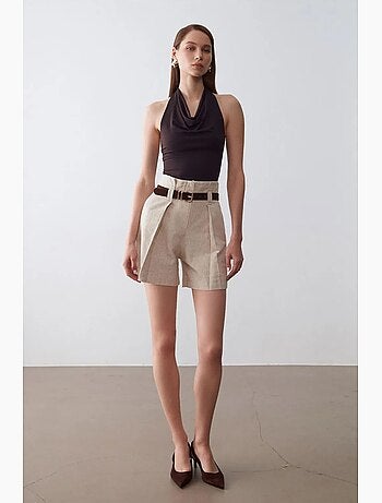 Short tailleur à taille haute et ceinture dilvin