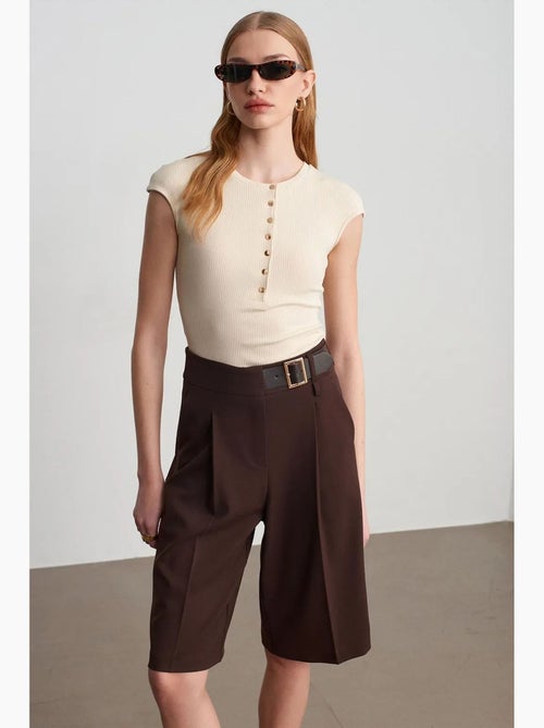 Short tailleur à taille haute et ceinture dilvin - Kiabi Short tailleur à taille haute et ceinture dilvin - Kiabi