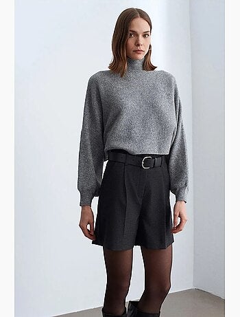 Short tailleur à taille haute et ceinture dilvin