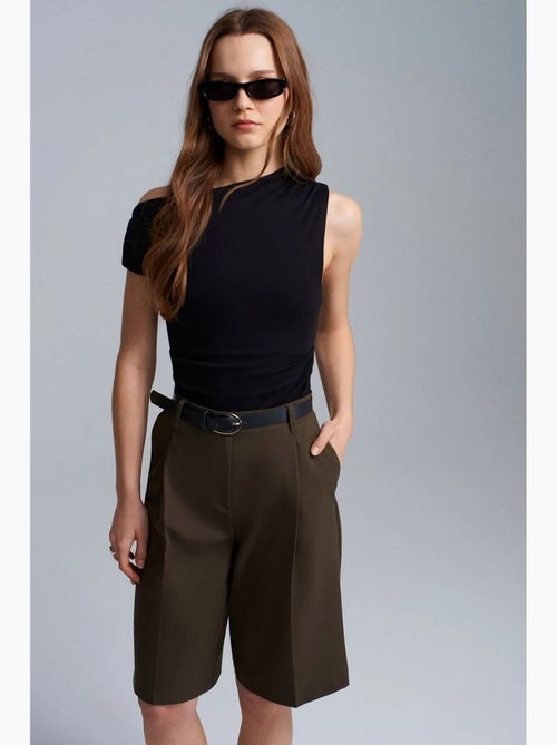 Short tailleur à taille haute et jambe large dilvin - Kiabi Short tailleur à taille haute et jambe large dilvin - Kiabi