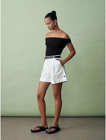 Short tailleur rayé à taille haute et ceinture dilvin